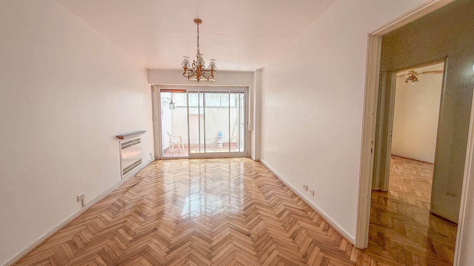 Departamento de 3 ambientes con dependencia en Caballito