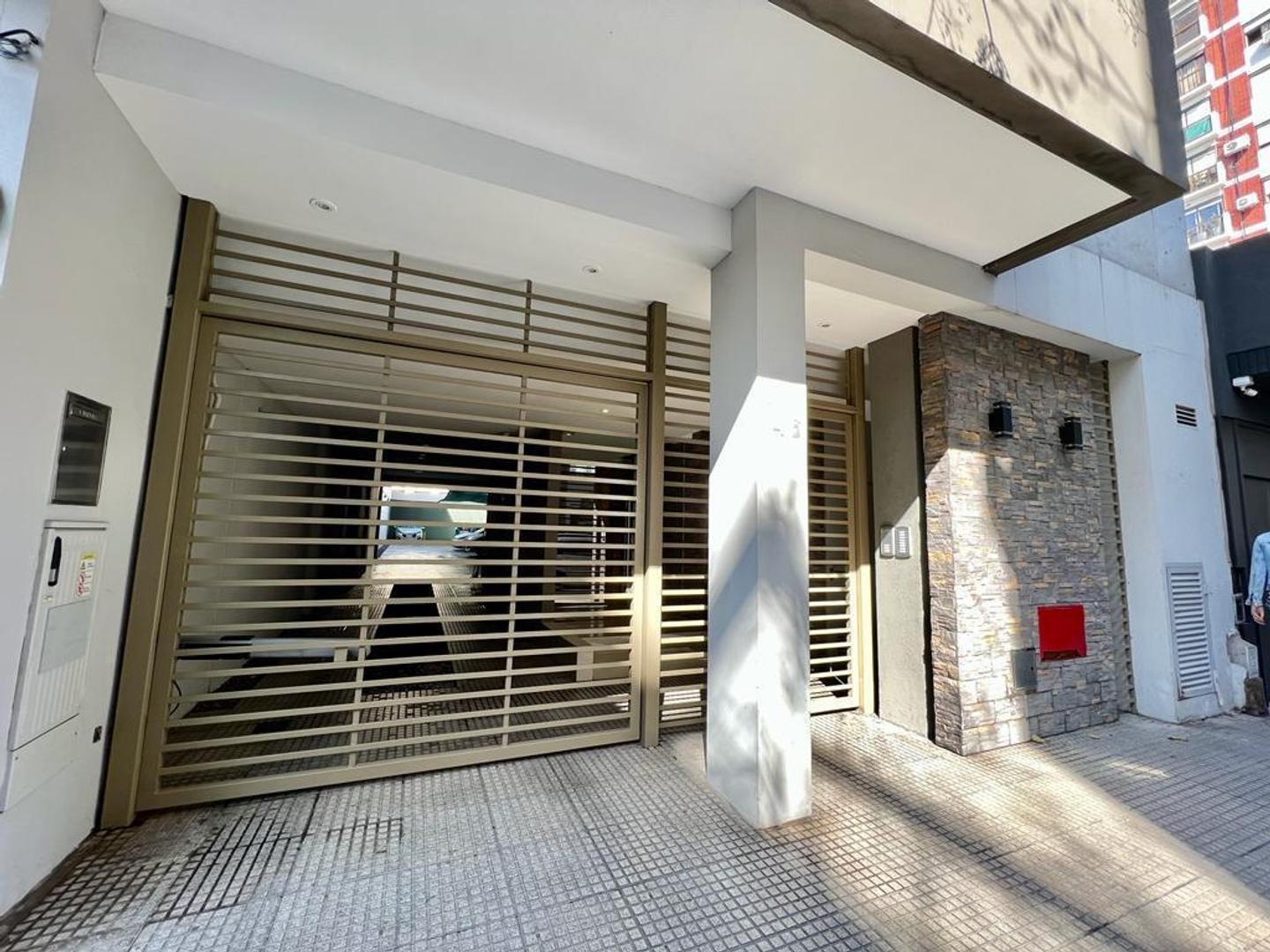 Departamento Monoambiente en Almagro, con Patio