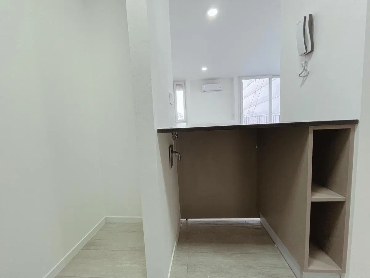 Departamento de un ambiente en Almagro con balcón 3