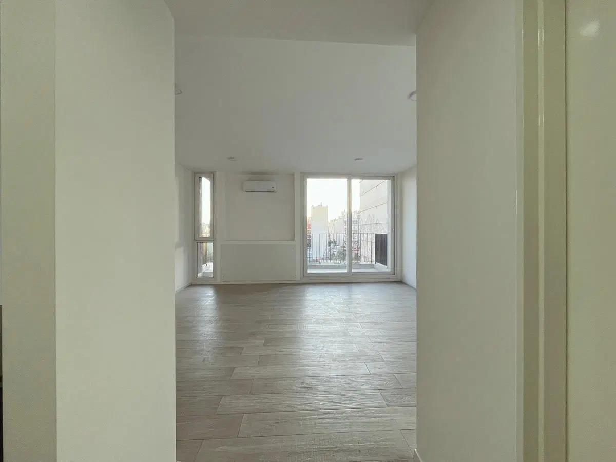 Departamento de un ambiente en Almagro con balcón 3