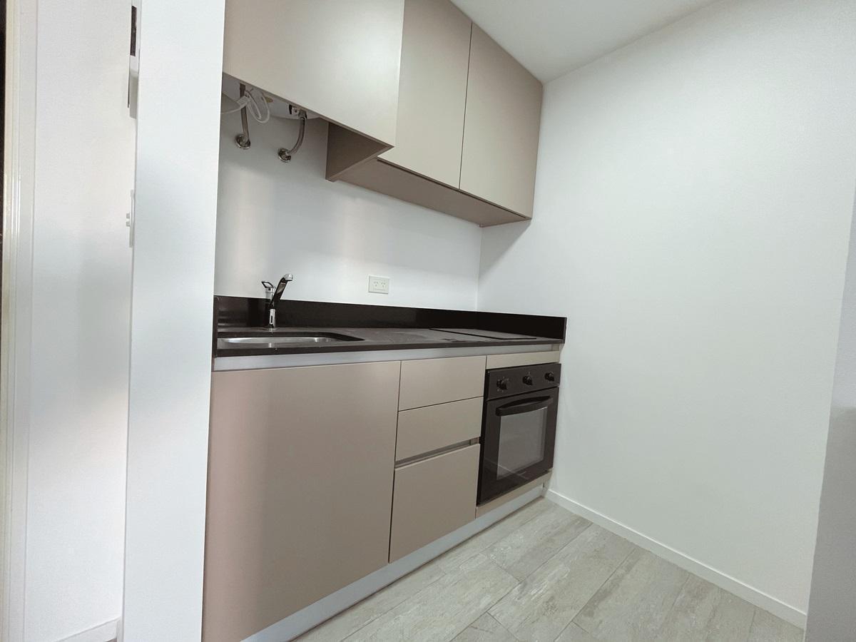 Departamento de un ambiente en Almagro con balcón