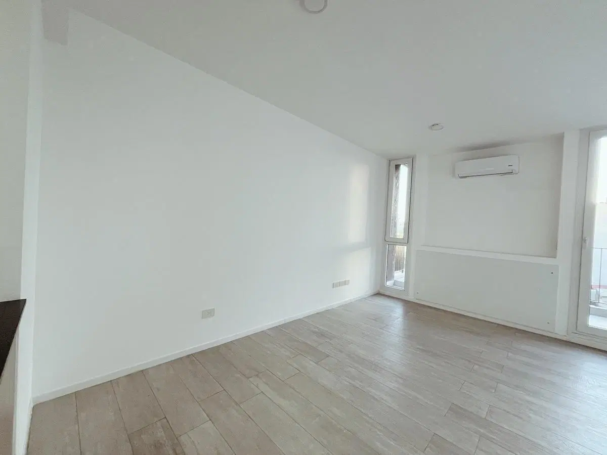 Departamento de un ambiente en Almagro con balcón 2