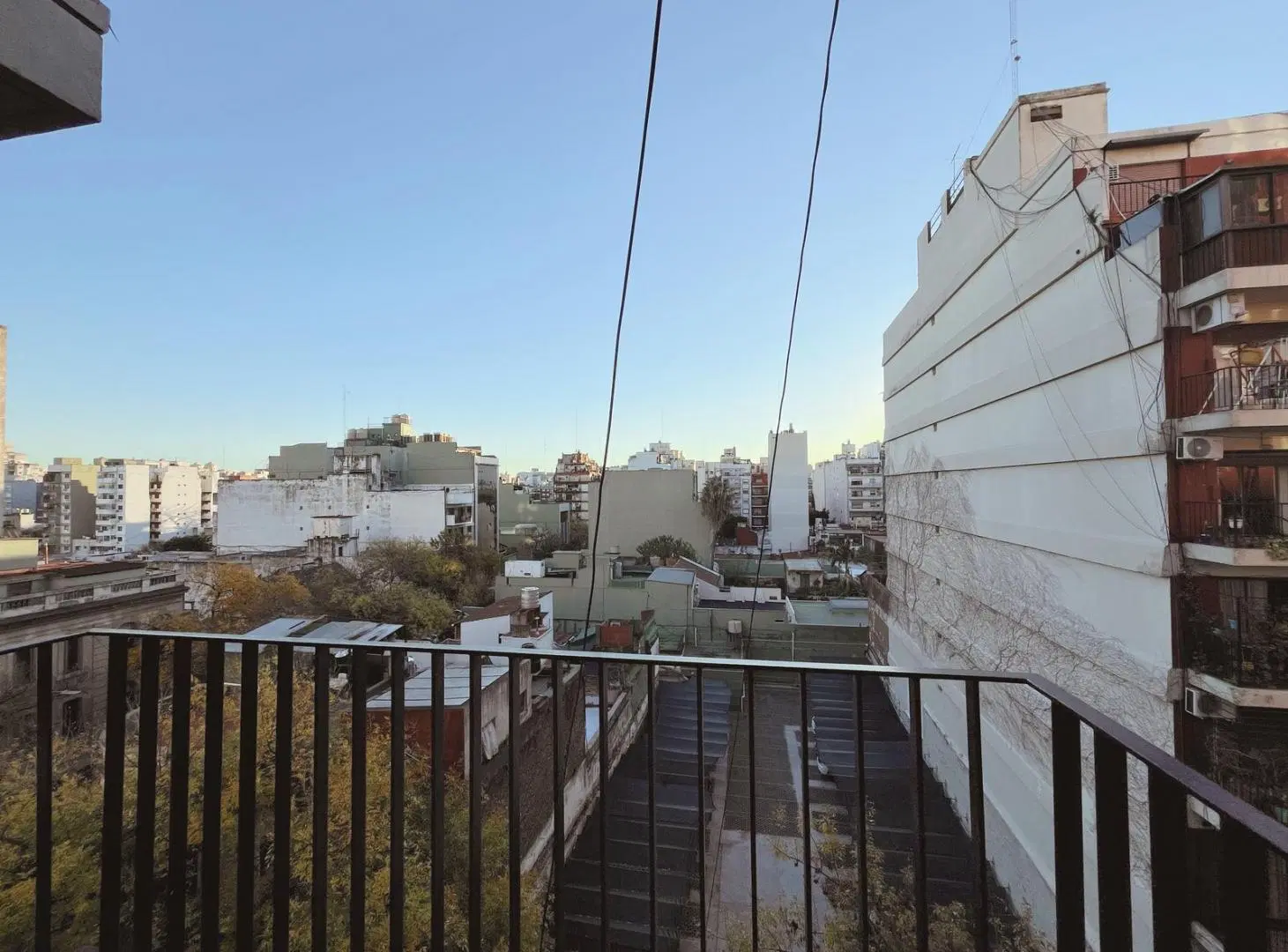 Departamento de un ambiente en Almagro con balcón 4