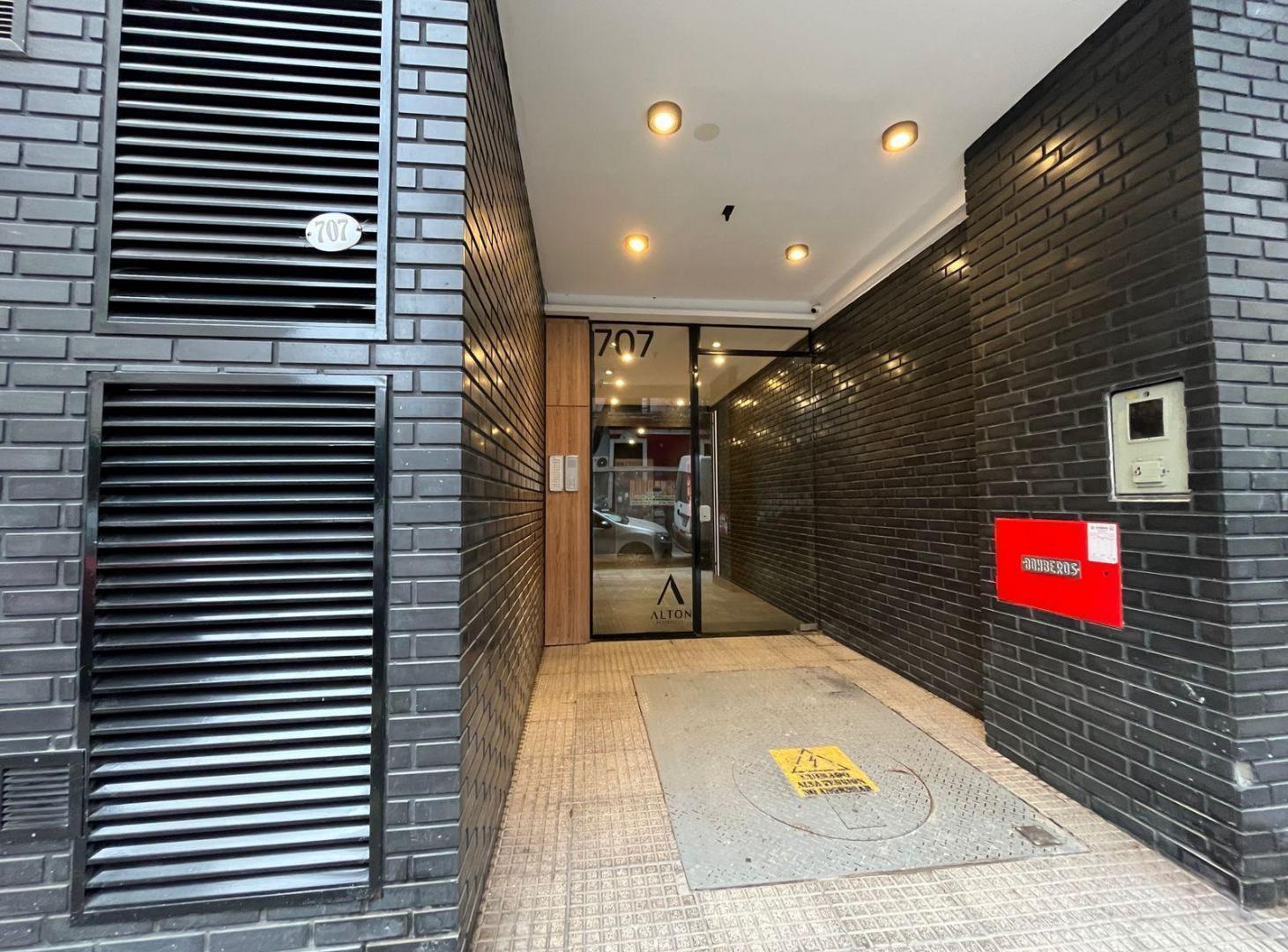 Foto de Departamento de un ambiente en Almagro con balcón, imagen 2