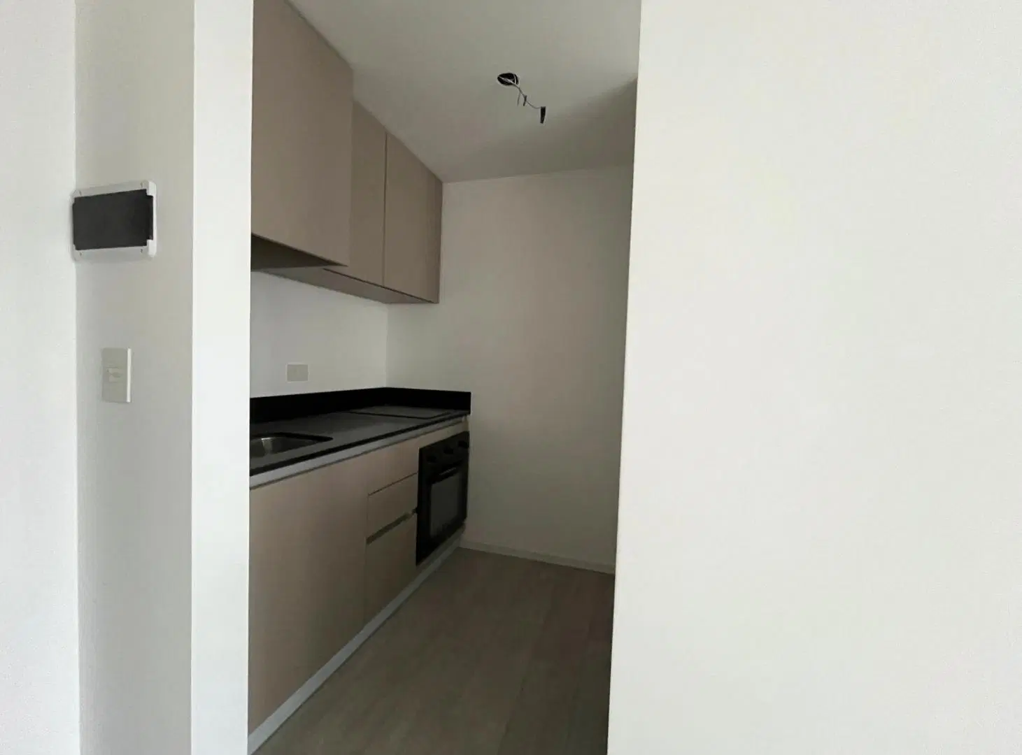 Departamento de un ambiente en Almagro con balcón 8
