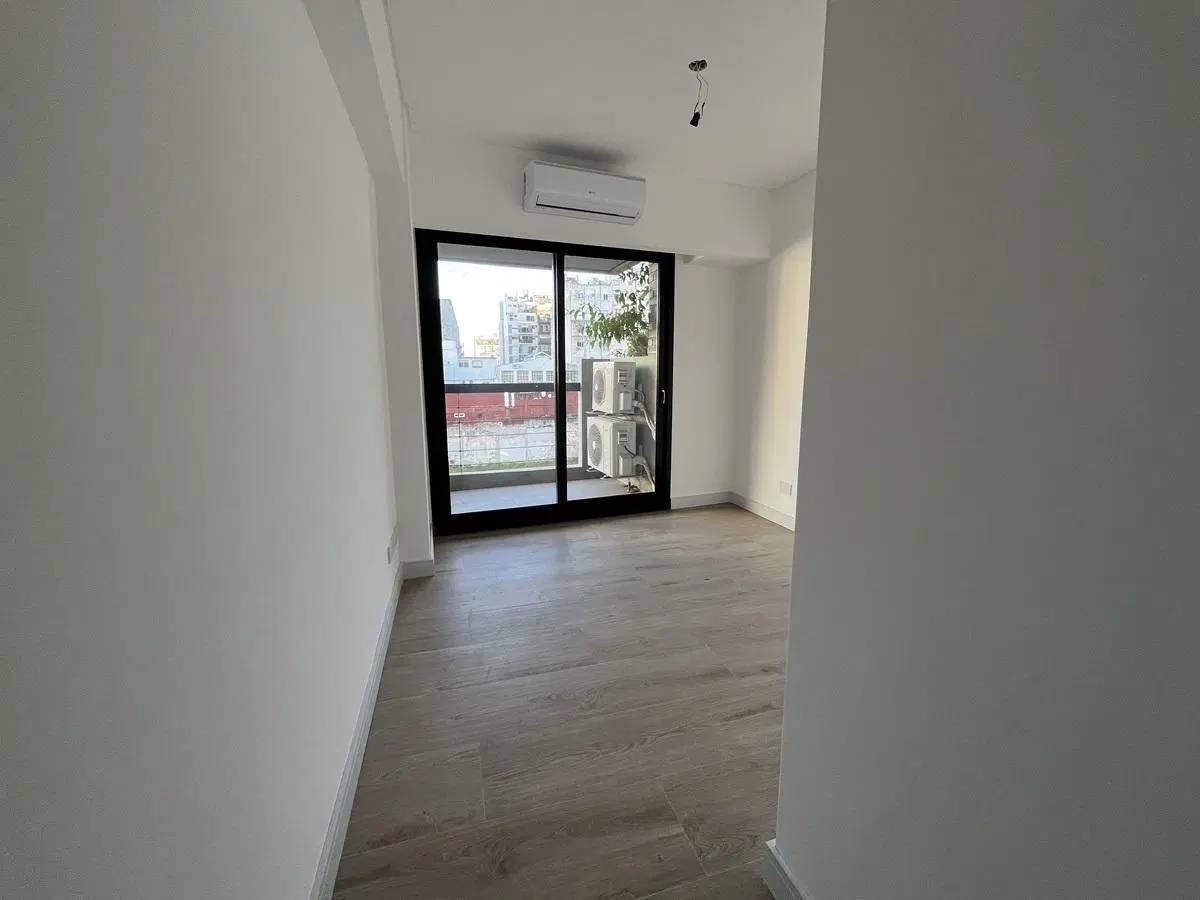 Departamento de 2 ambientes en Almagro con balcón terraza 5