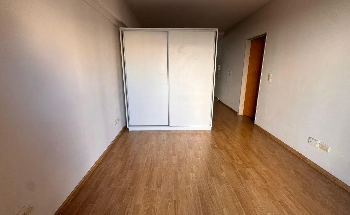 Departamento de un ambiente en alquiler en Almagro 3