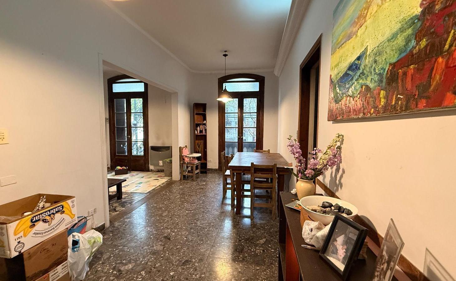 Foto de Departamento primer piso por escalera de 4 ambientes quincho y terraza, imagen 1