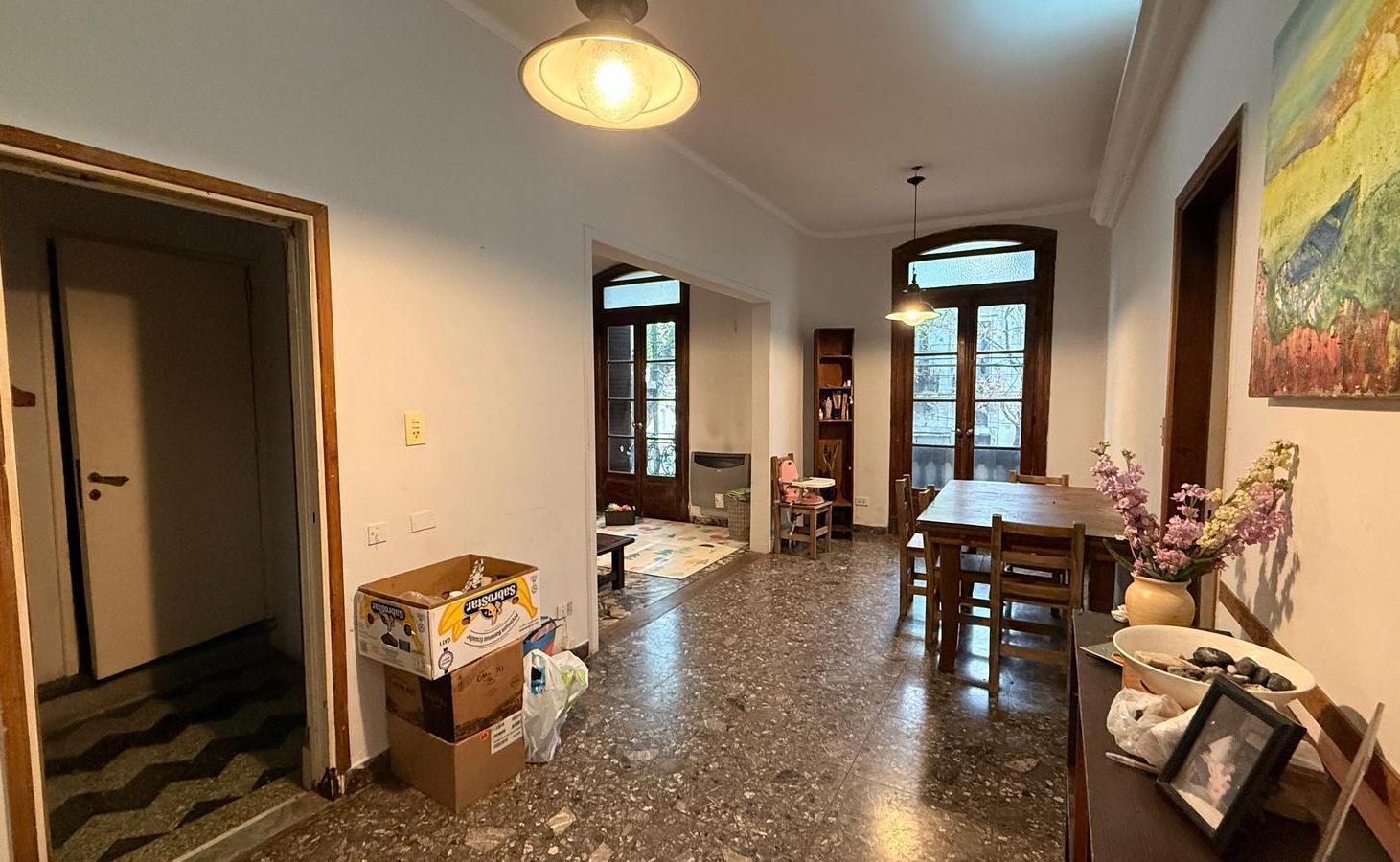Foto de Departamento primer piso por escalera de 4 ambientes quincho y terraza, imagen 3