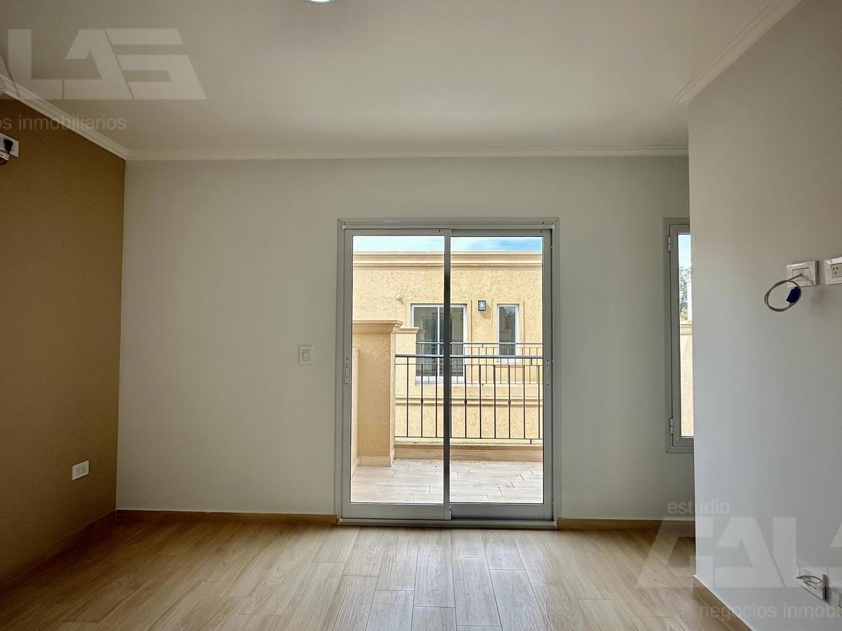 Casa PH en Ituzaingó 5 Ambientes con Patio y Parrilla, 4 Dorm., 2 Baños 4