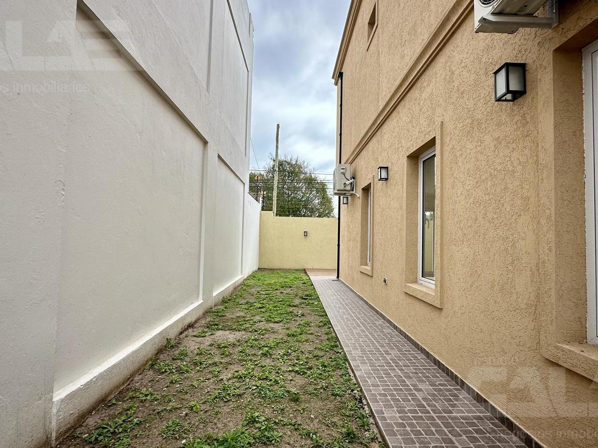 Casa PH en Ituzaingó 5 Ambientes con Patio y Parrilla, 4 Dorm., 2 Baños 1