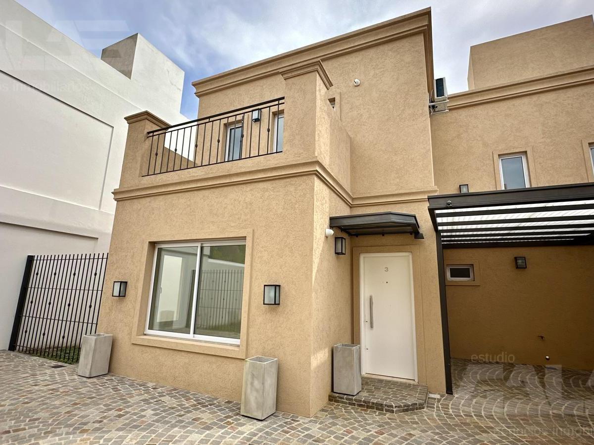 Casa PH en Ituzaingó 5 Ambientes con Patio y Parrilla, 4 Dorm., 2 Baños 4