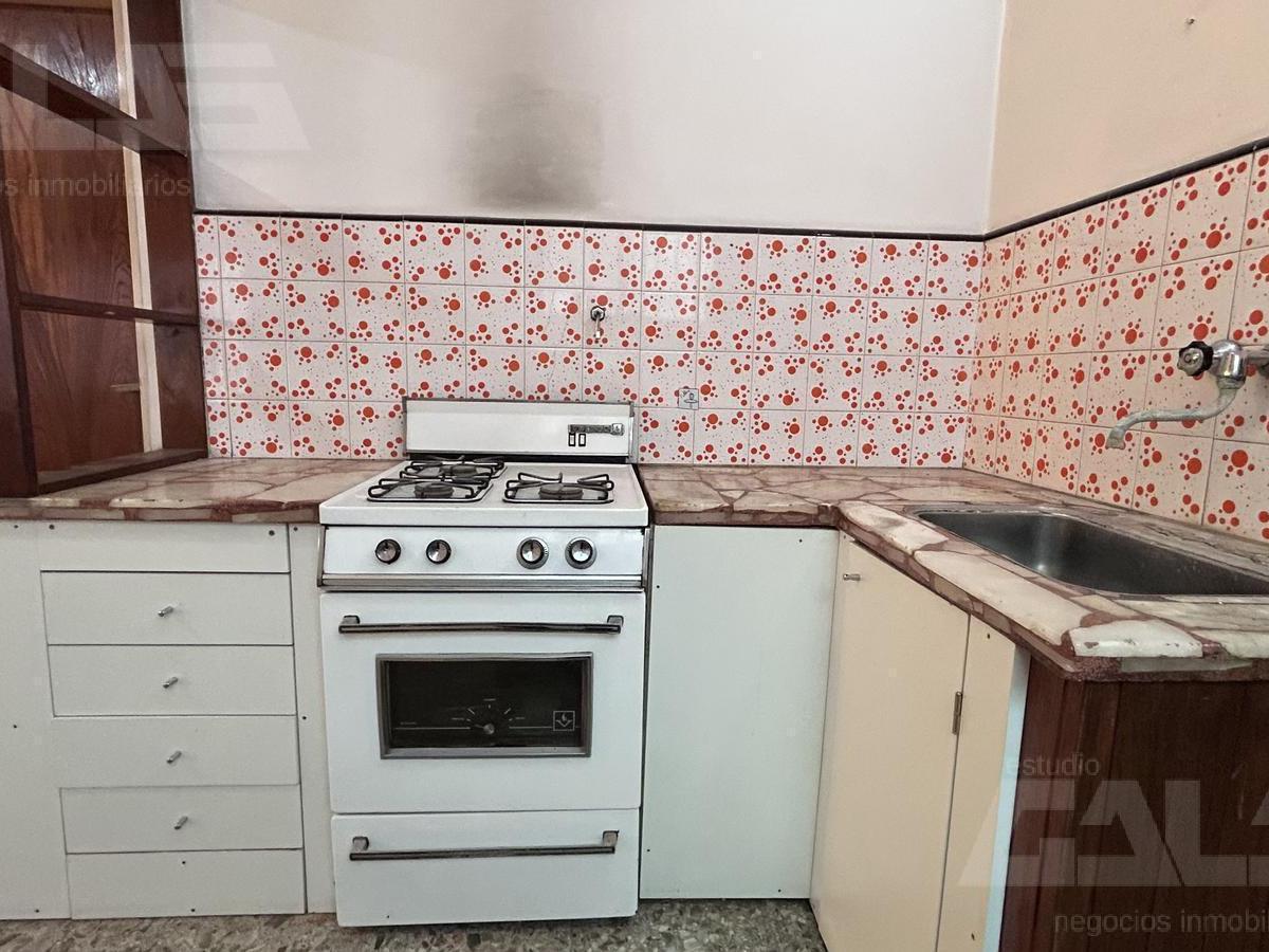 Casa en Venta - 4 Dorm. - Cochera - Parque en Ituzaingo Norte 2