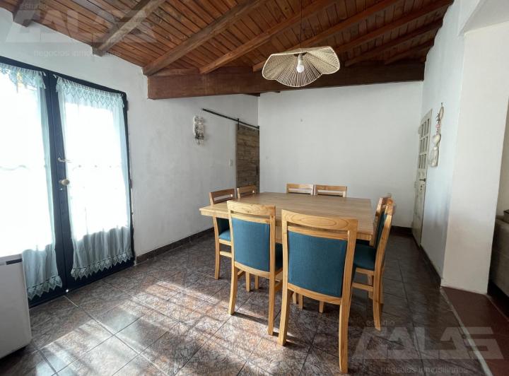 Casa 4 ambientes-cochera-2baños- Ituzaingó centro 3