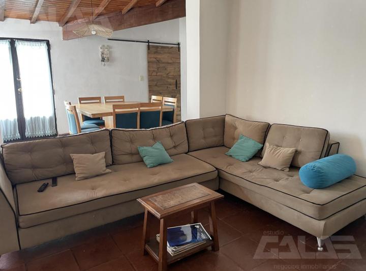 Casa 4 ambientes-cochera-2baños- Ituzaingó centro 2
