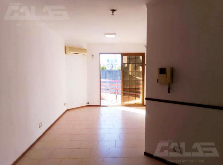 Departamento en  Moron Sucre al 300 2