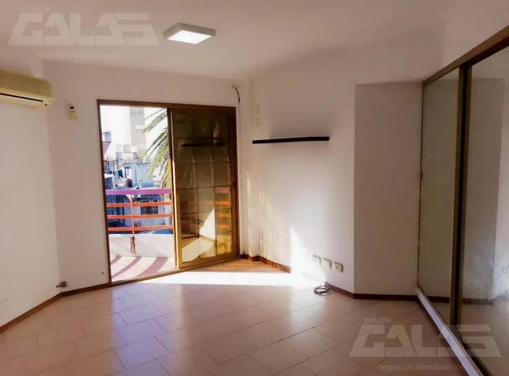 Departamento en  Moron Sucre al 300 5