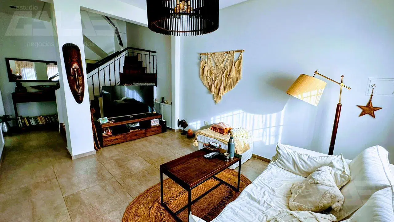 Venta Casa moderna 4 ambientes con piscina climatizada en la mejor zona de Castelar Norte 4