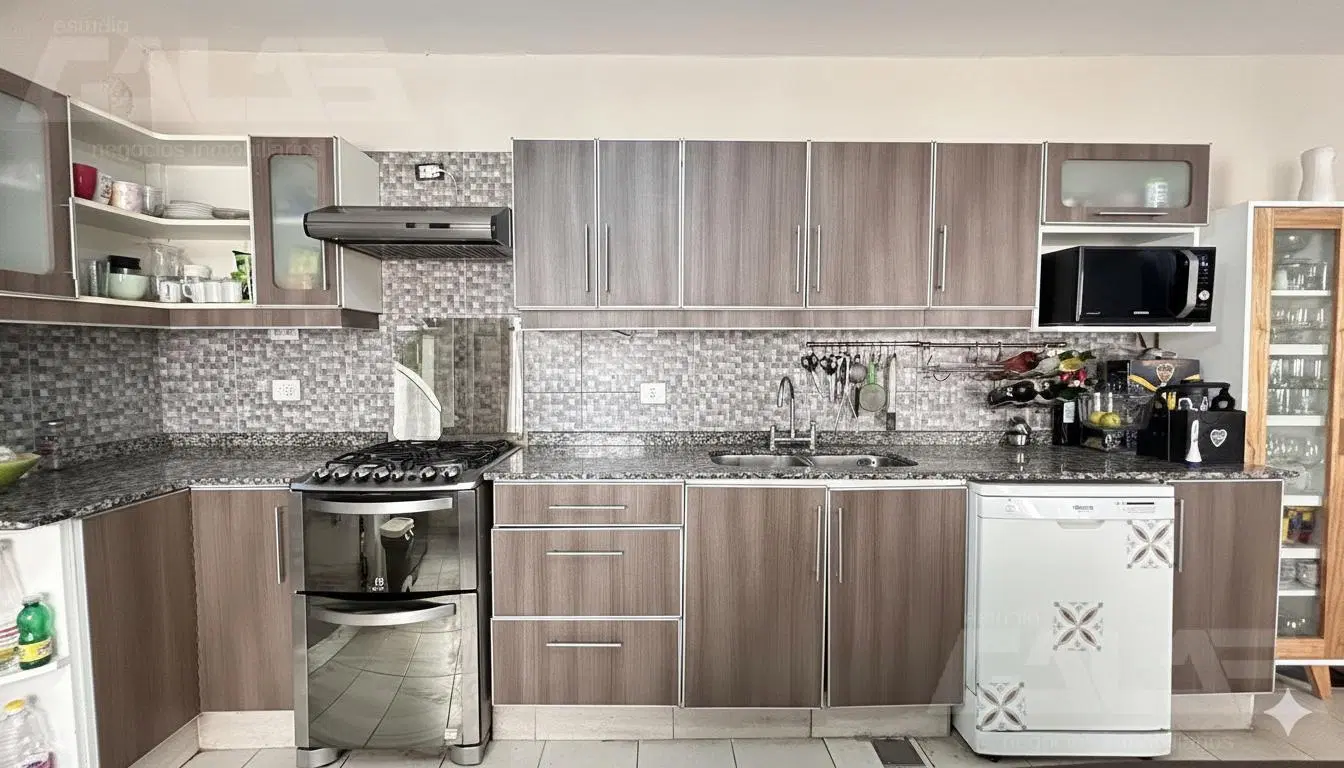 CASA | 5 AMBIENTES | QUINCHO | DEPTO INDEPENDIENTE | COCHERA DOBLE | ITUZAINGÓ NORTE 4