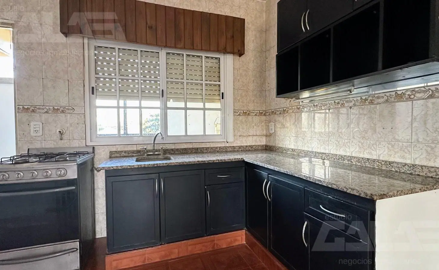 Departamento 3 ambientes en primer piso por escalera- Ituzaingó 2