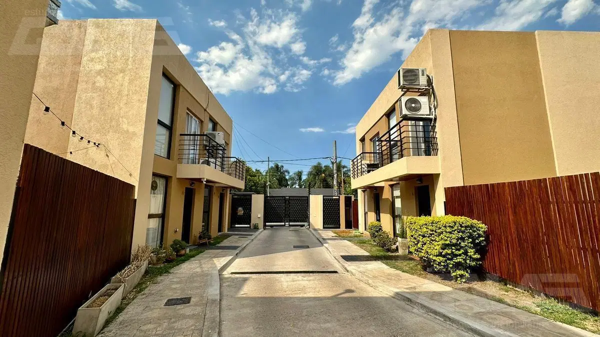 Dúplex 3 amb en complejo cerrado, cochera, fondo libre y seguridad con bajas expensas 3