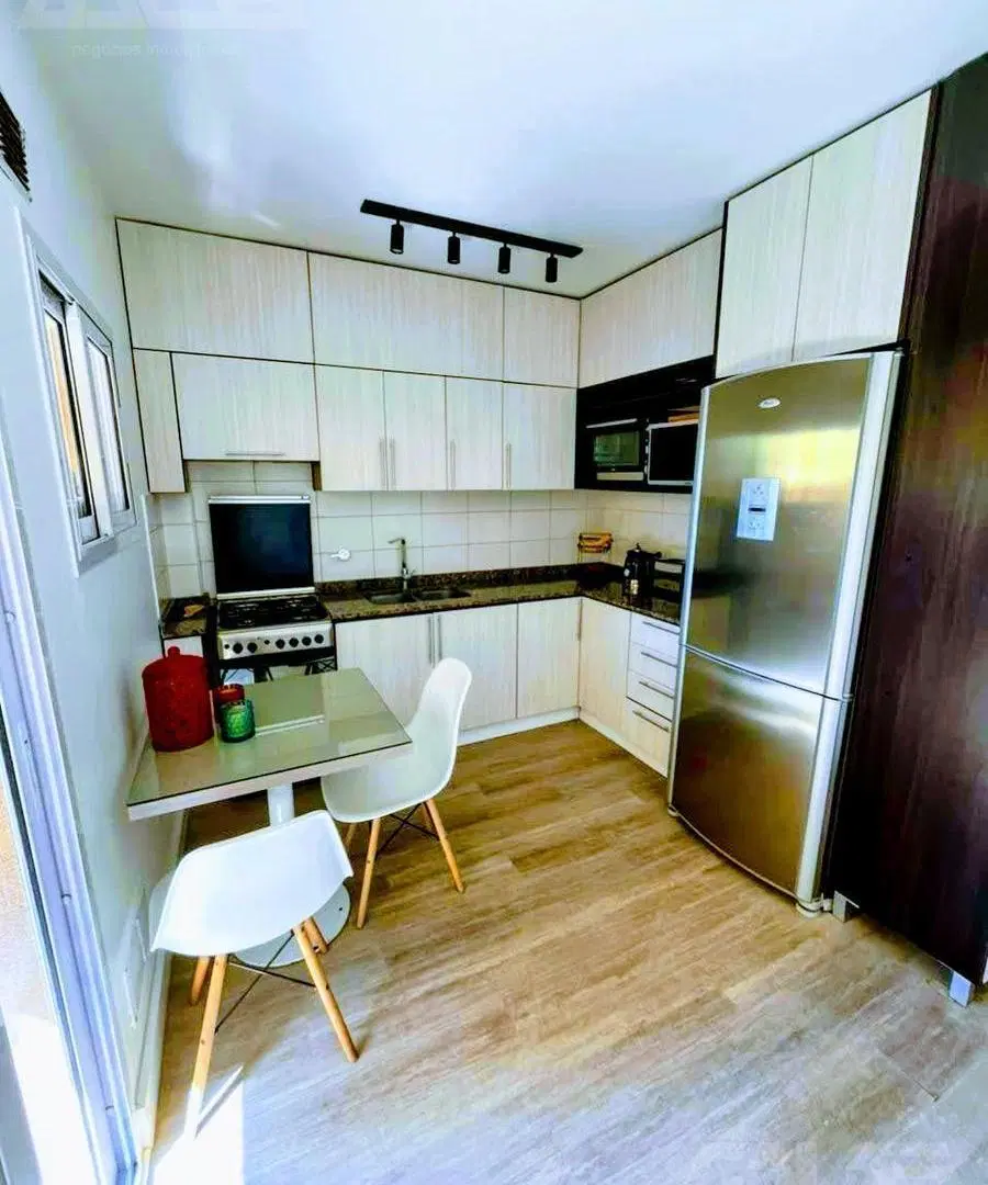 Dúplex 3 amb en complejo cerrado, cochera, fondo libre y seguridad con bajas expensas 8