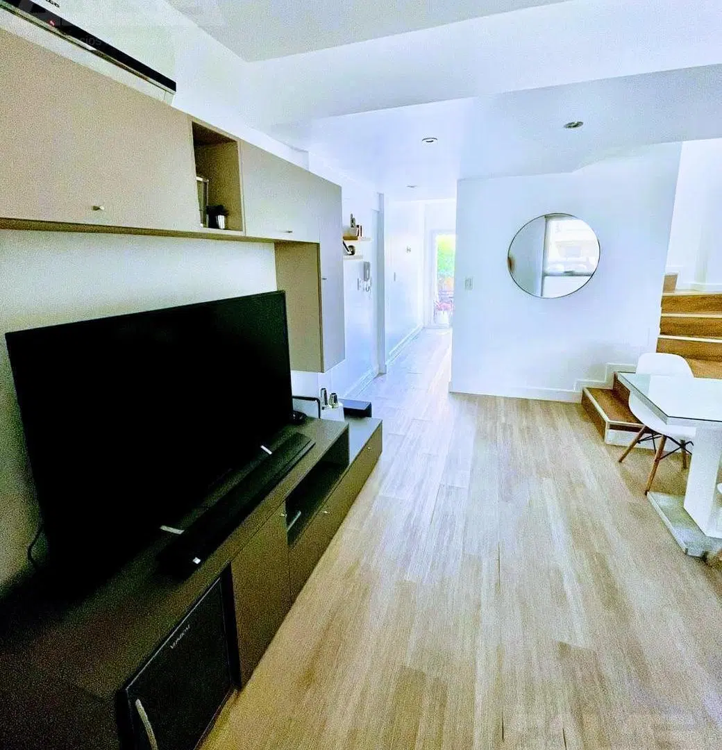 Dúplex 3 amb en complejo cerrado, cochera, fondo libre y seguridad con bajas expensas 4