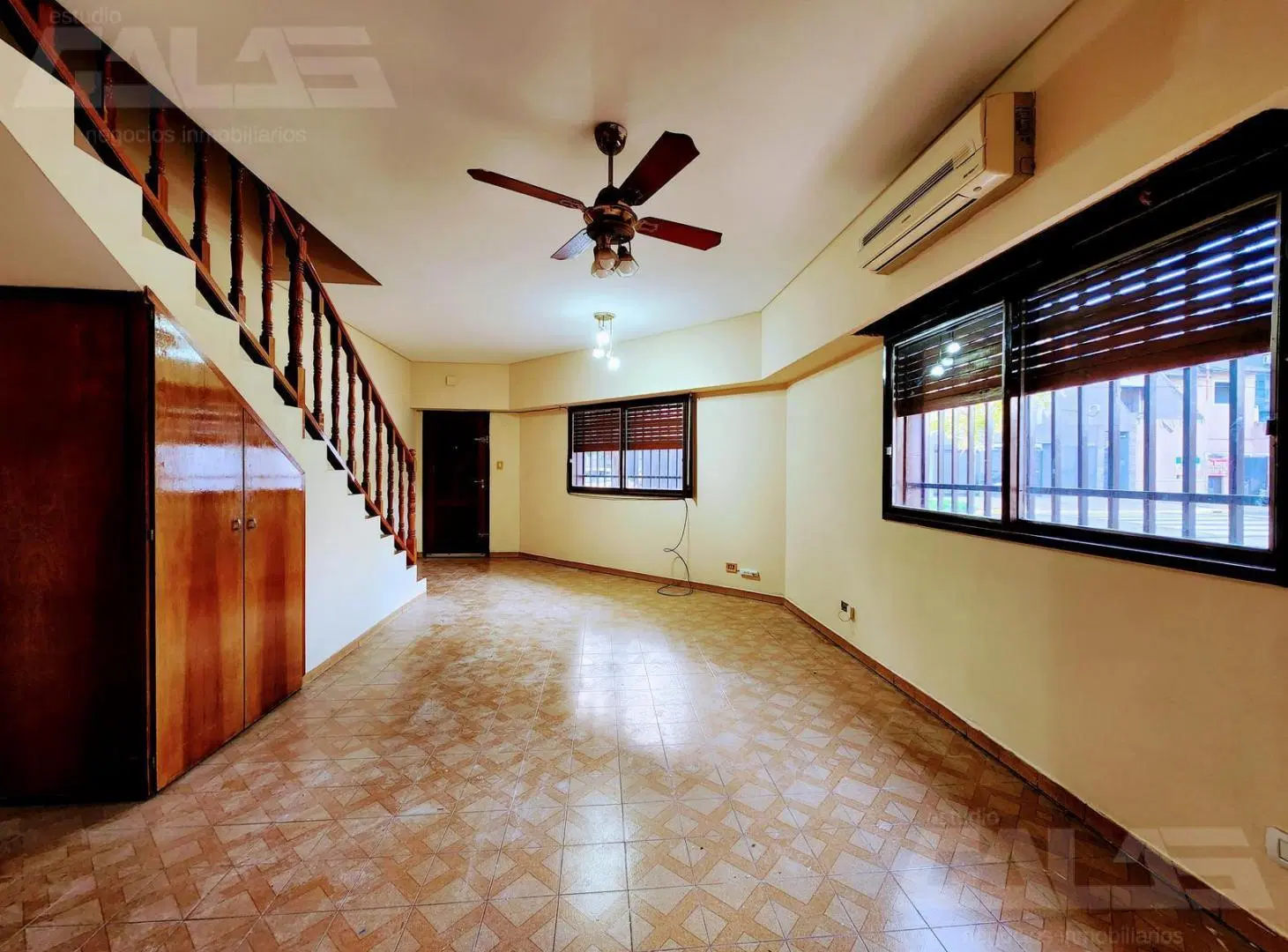 Venta de duplex de tres ambientes con cochera! 2