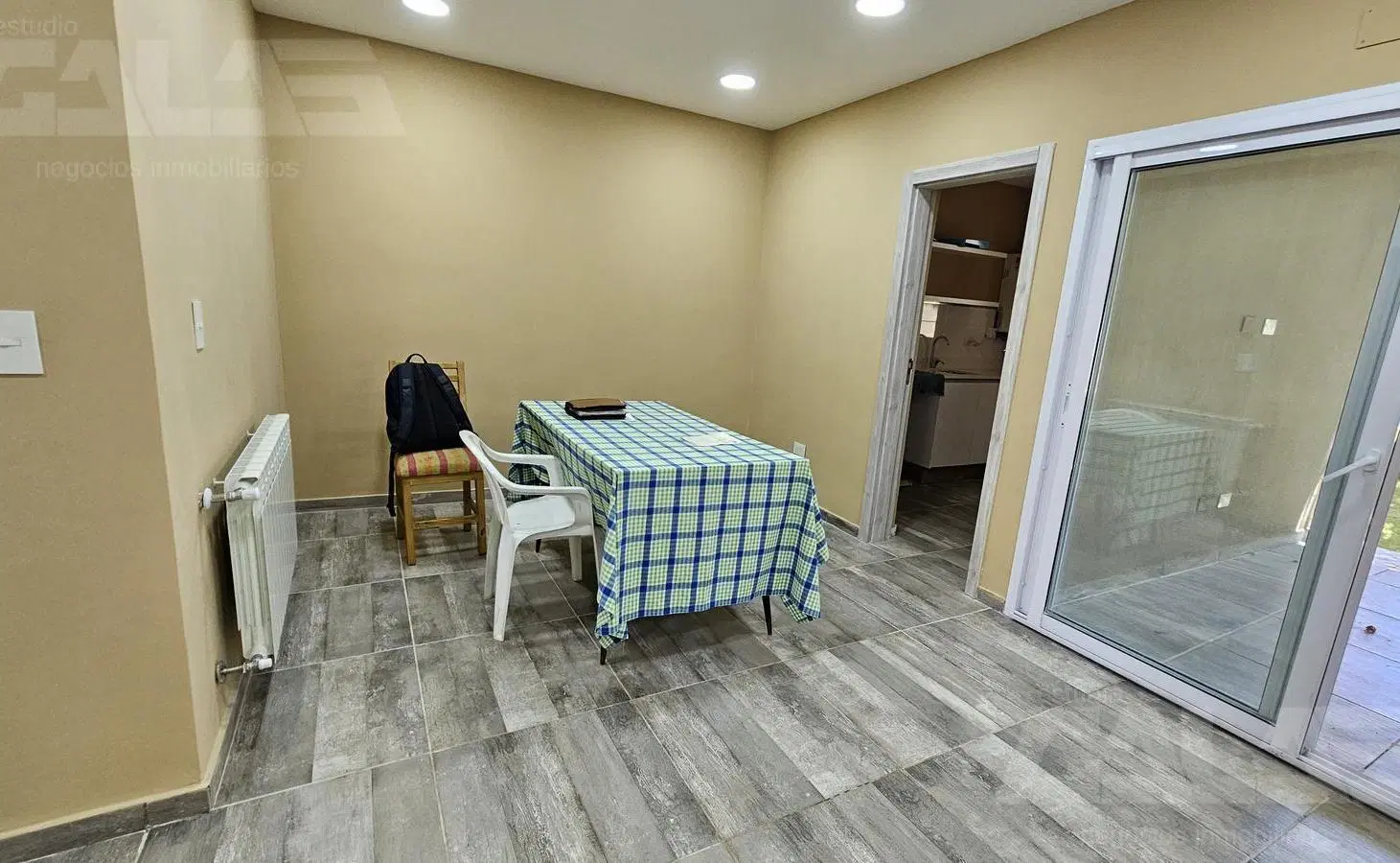 Casa 4 dormitorios y pileta en Castelar Centro - IMPECABLE 4