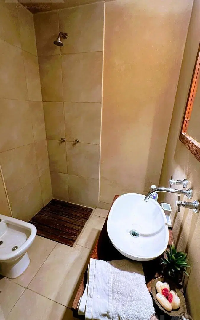 Muy Buen Chalet De 5 Ambientes En Excelente Estado Y En Excelente Zona De Castelar 4