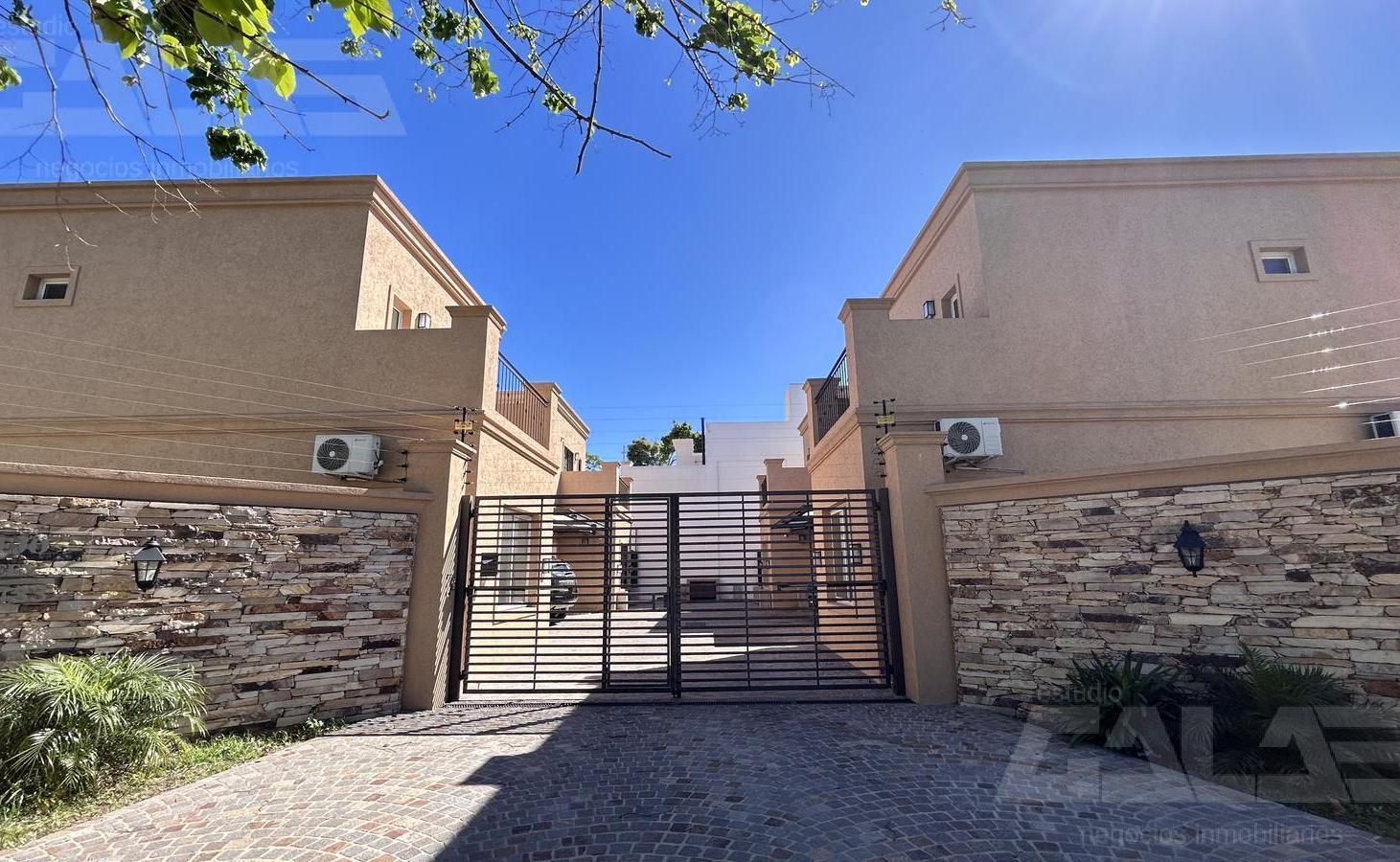 Casa en Venta | 5 Ambientes | Jardín | Parrilla | Complejo Cerrado | ITUZAINGÓ SUR