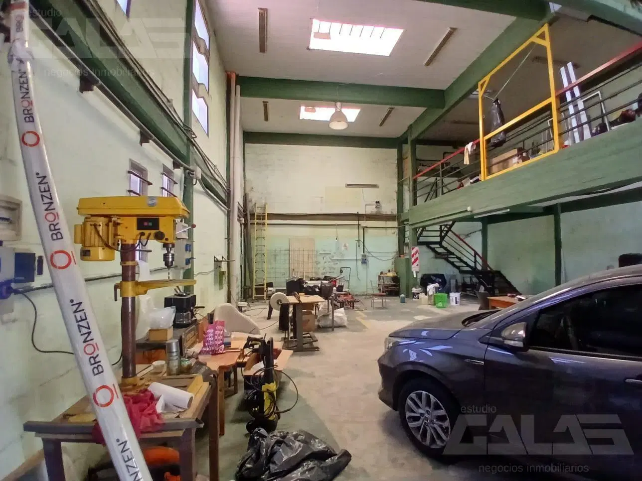 Importante propiedad comercial–industrial con vivienda integrada en Ituzaingó Sur 3