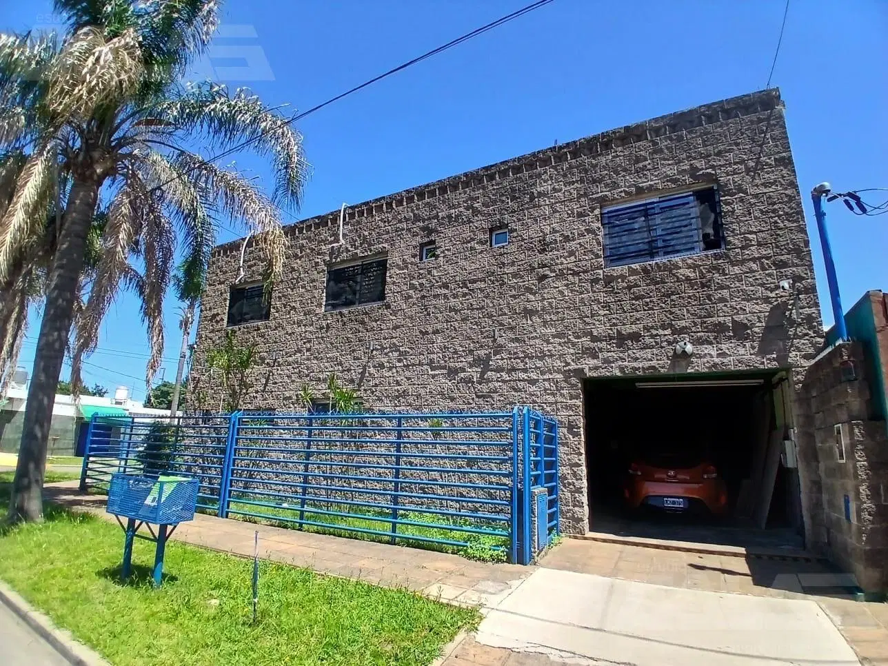 Importante propiedad comercial–industrial con vivienda integrada en Ituzaingó Sur 4