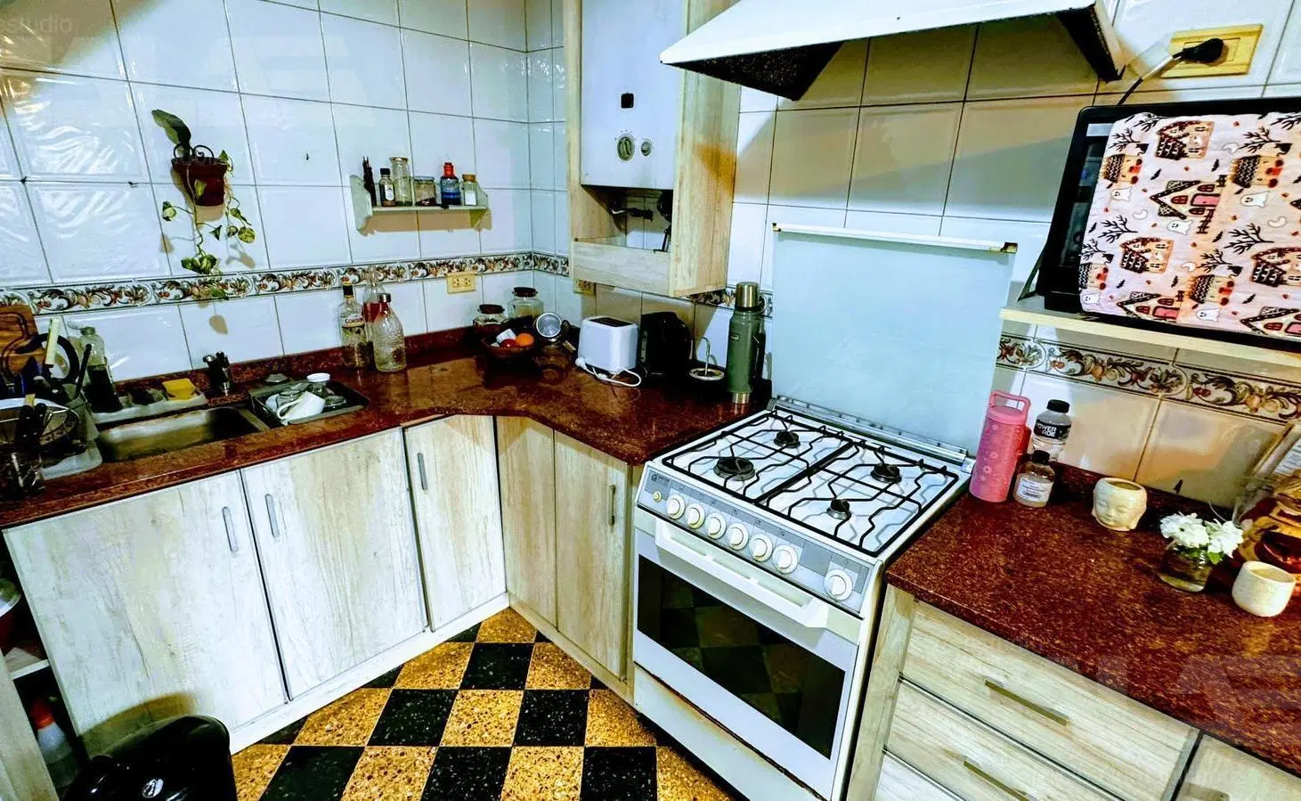 Casa 3 amb en Morón con parque, terraza y precio único, oportunidad de mercado   opción lote lindero 2