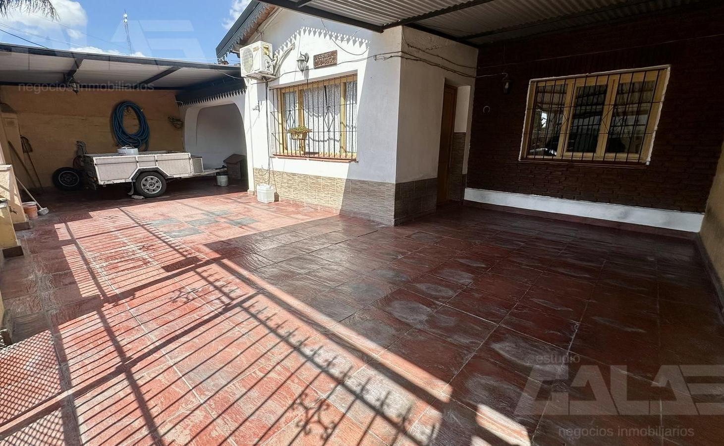Casa 3 ambientes con piscina en Ituzaingó Norte