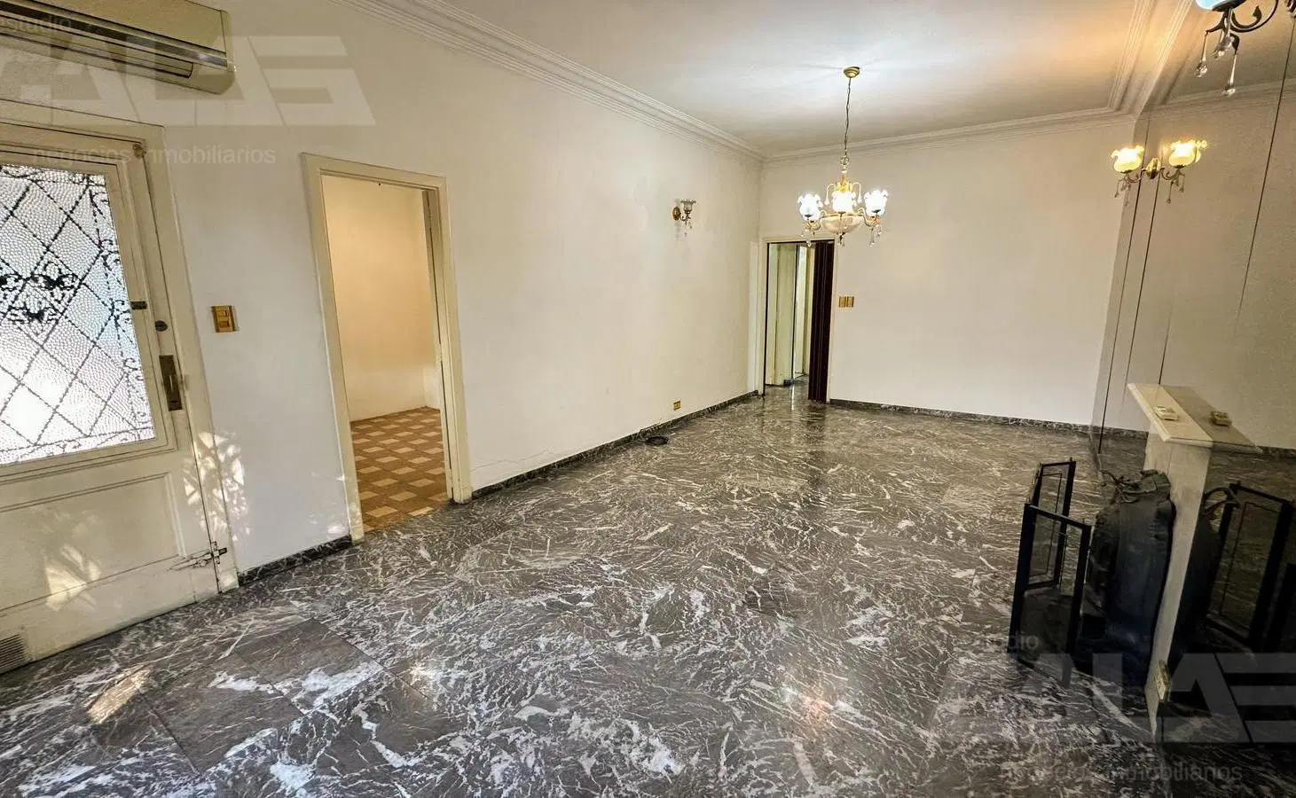 CASA | 4 AMBIENTES | PILETA | A ACTUALIZAR| COCHERA 4 AUTOS | CASTELAR SUR 3