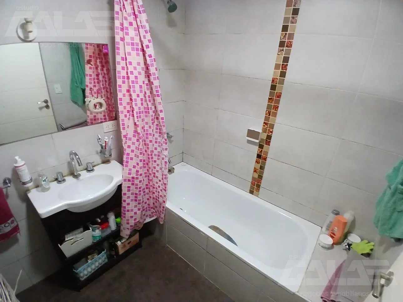 Venta Dúplex Castelar Sur (6 cuadras de la estación): 2 habitaciones, 2 baños, cochera y parque 5