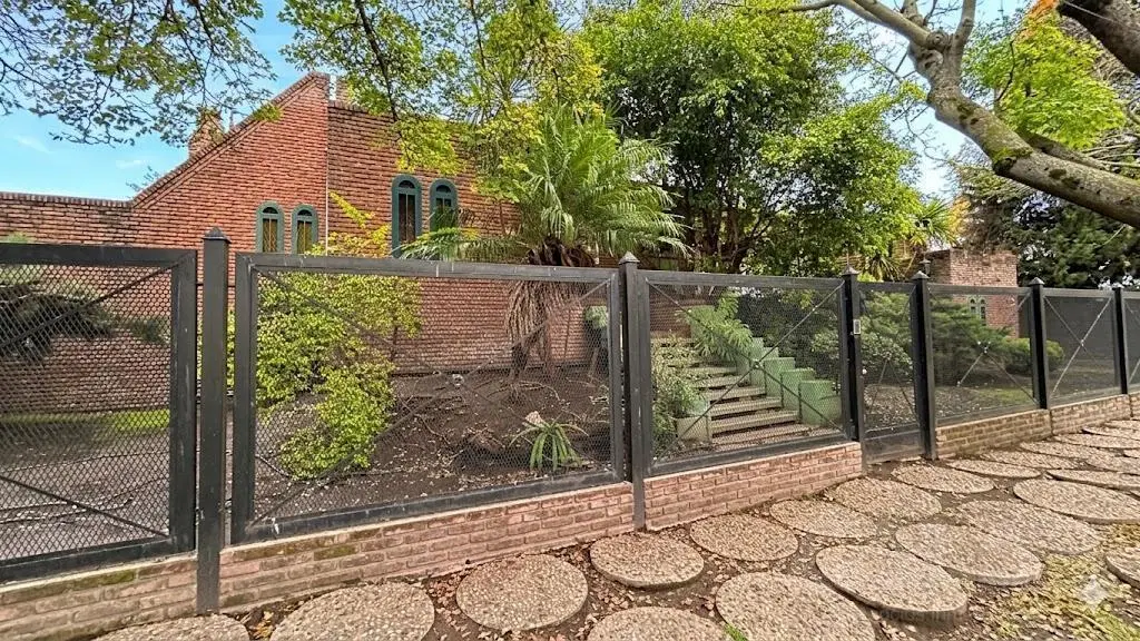 CASA | 5 AMBIENTES | PISCINA | LOTE 1335 M² | COCHERA | CASTELAR NORTE 5