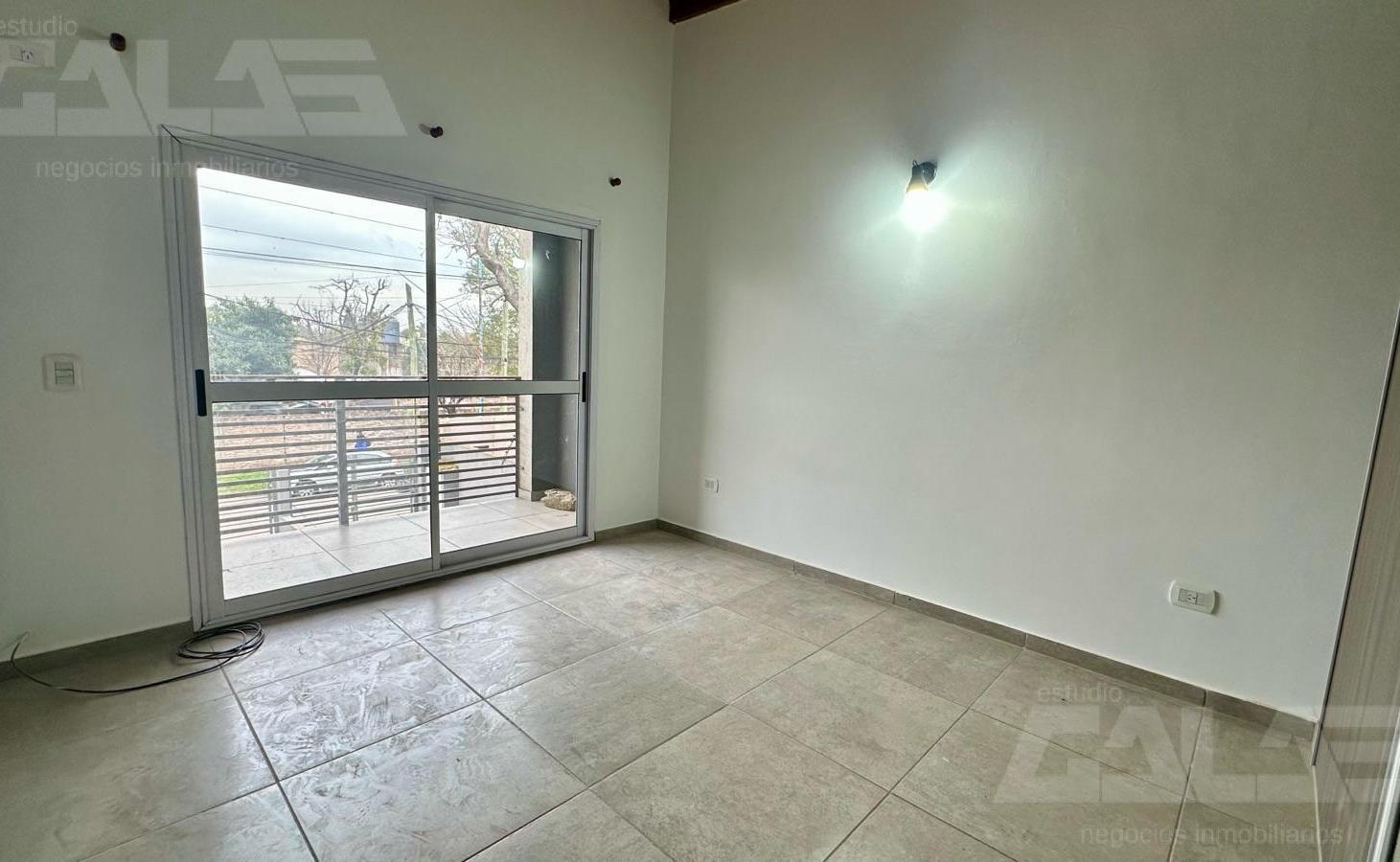 DÚPLEX | 3 AMBIENTES | PATIO CON PARQUE | IMPECABLE | COCHERA DOBLE | ITUZAINGÓ SUR