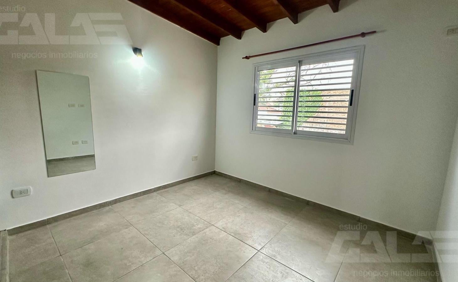 DÚPLEX | 3 AMBIENTES | PATIO CON PARQUE | IMPECABLE | COCHERA DOBLE | ITUZAINGÓ SUR