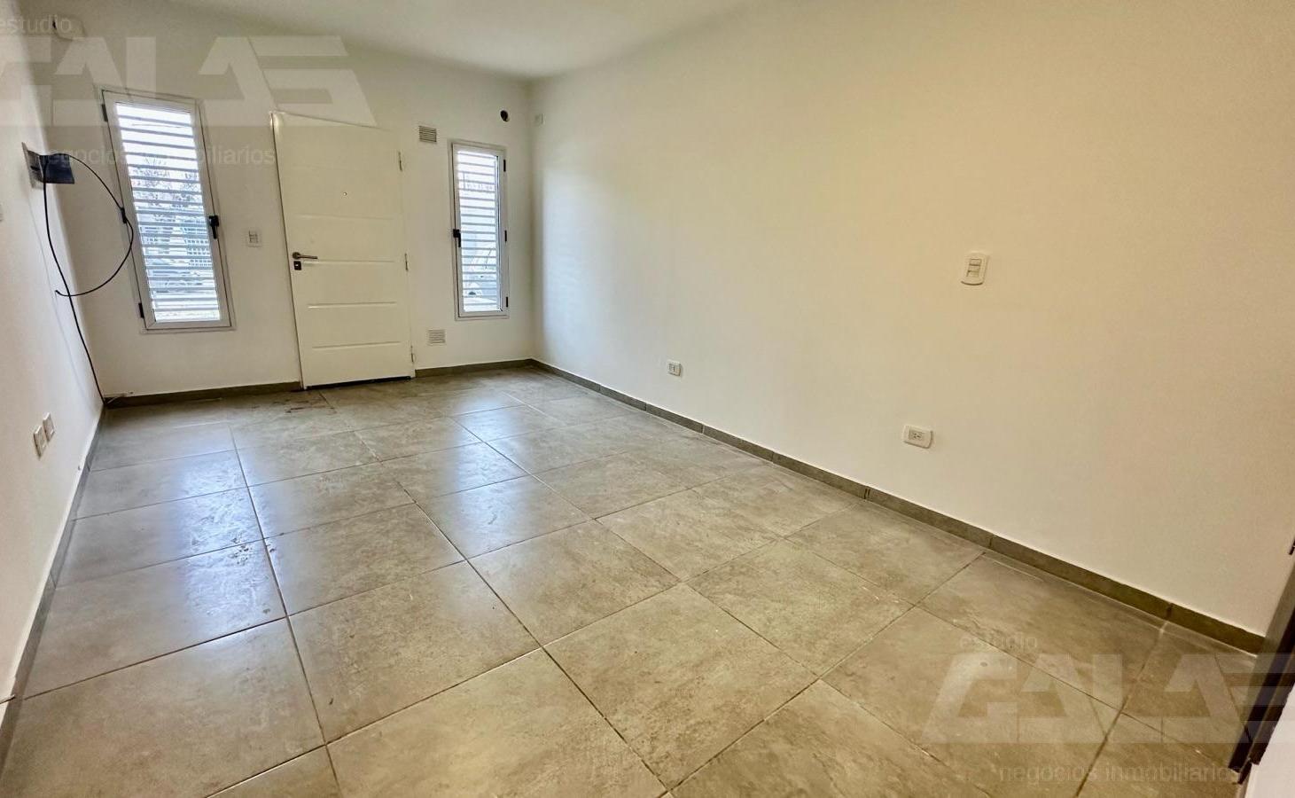 DÚPLEX | 3 AMBIENTES | PATIO CON PARQUE | IMPECABLE | COCHERA DOBLE | ITUZAINGÓ SUR