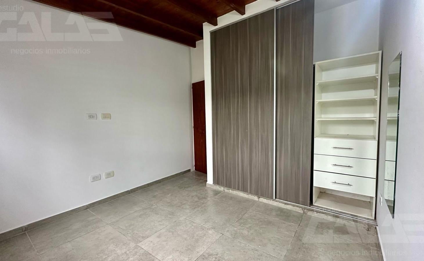 DÚPLEX | 3 AMBIENTES | PATIO CON PARQUE | IMPECABLE | COCHERA DOBLE | ITUZAINGÓ SUR