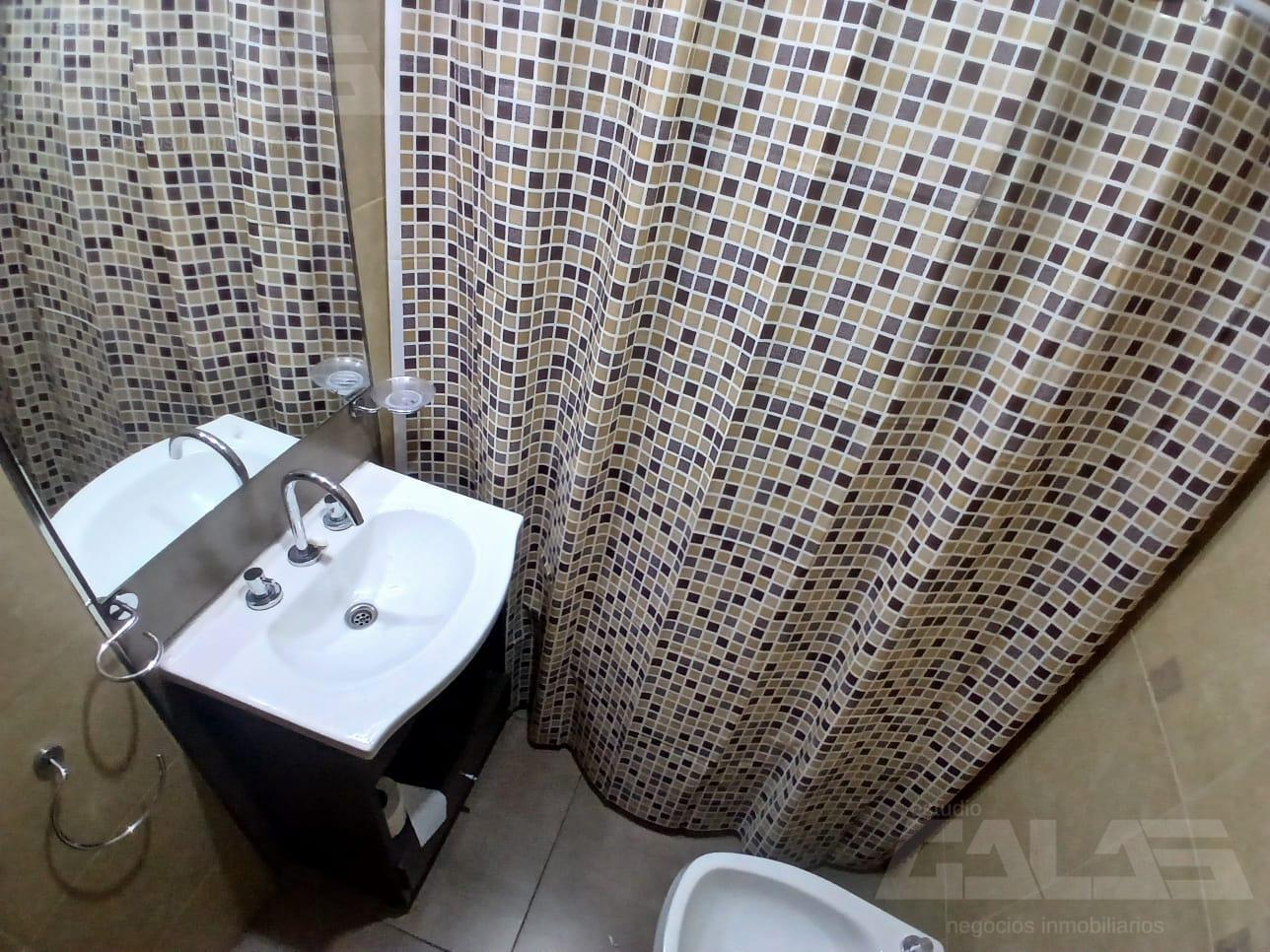 Foto de ALQUILER DEPARTAMENTO - Semipiso 2 Ambientes 62 m² con Doble Balcón a 3, imagen 5