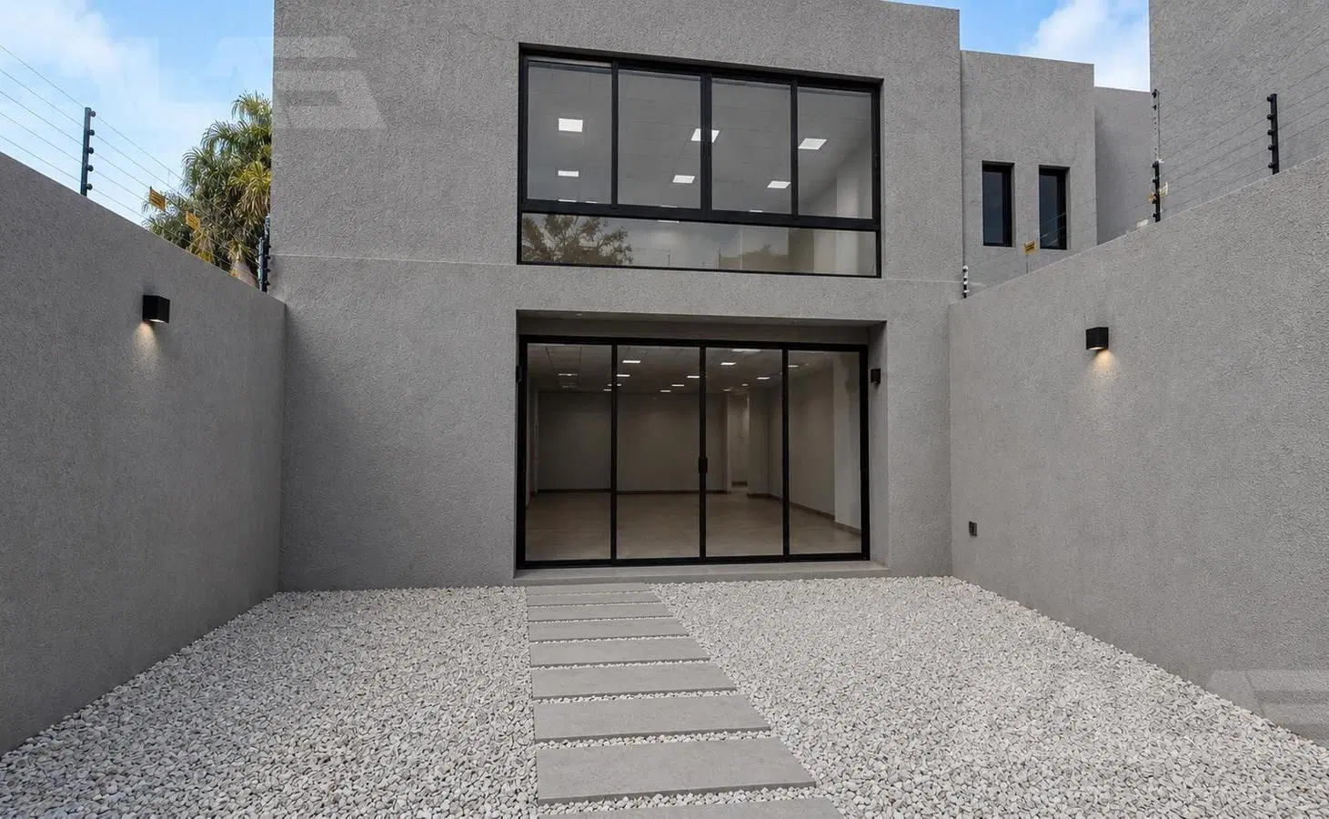 Local Comercial en Alquiler Ituzaingó Norte Centro 242 M2   80M2 de patio 4