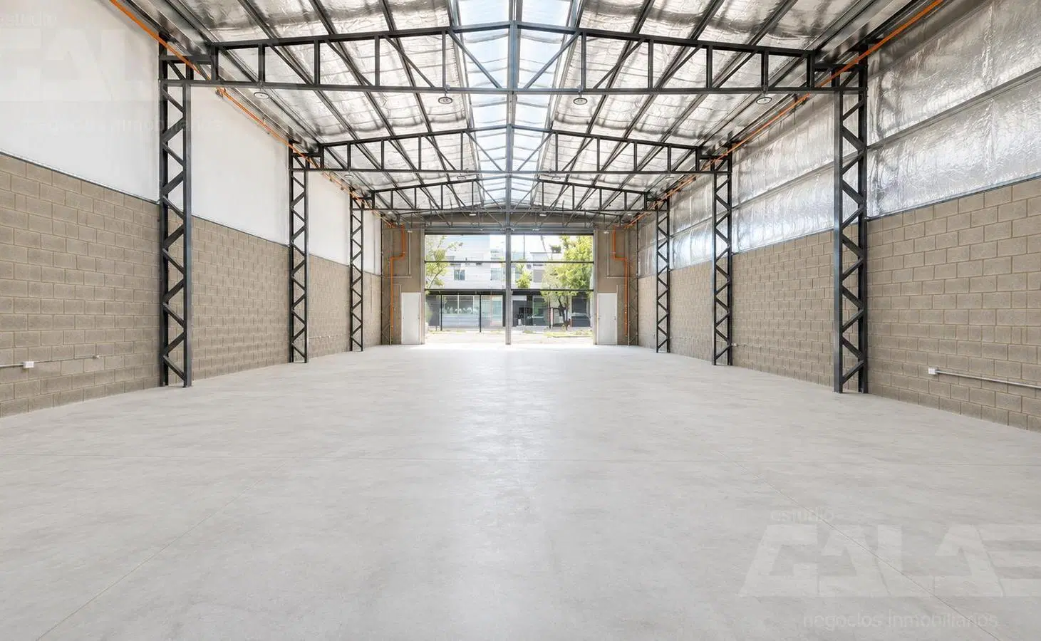 LOCAL | 360M2 | VIDRIERA | A ESTRENAR | DOBLE ACCESO | Sobre RATTI 5