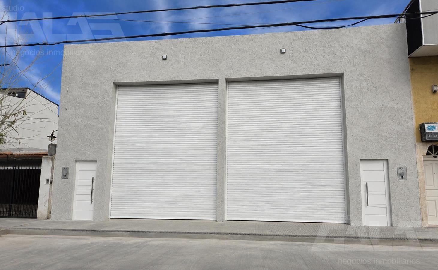 LOCAL | 360M2 | VIDRIERA | A ESTRENAR | DOBLE ACCESO | Sobre RATTI