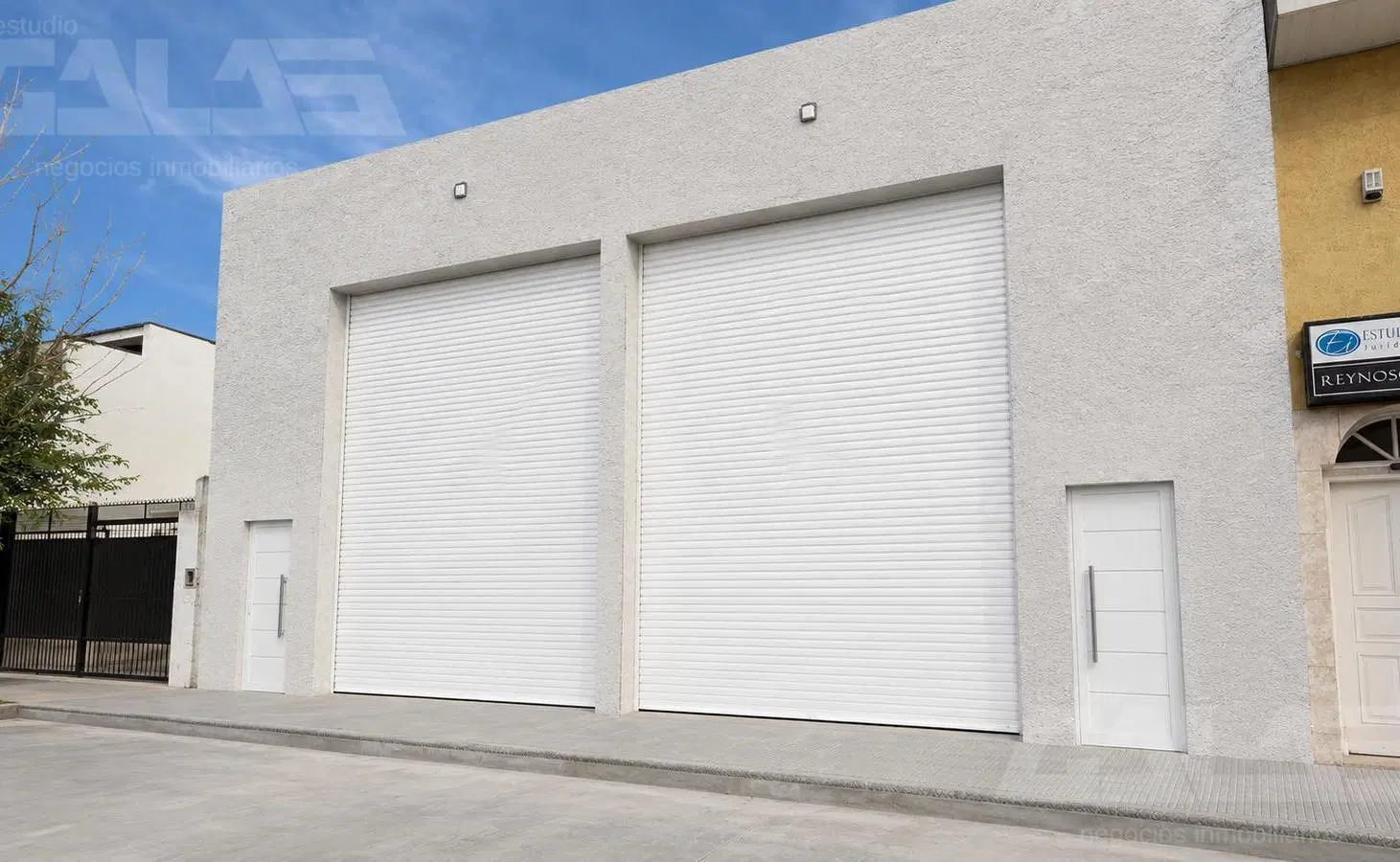 LOCAL | 360M2 | VIDRIERA | A ESTRENAR | DOBLE ACCESO | Sobre RATTI 2