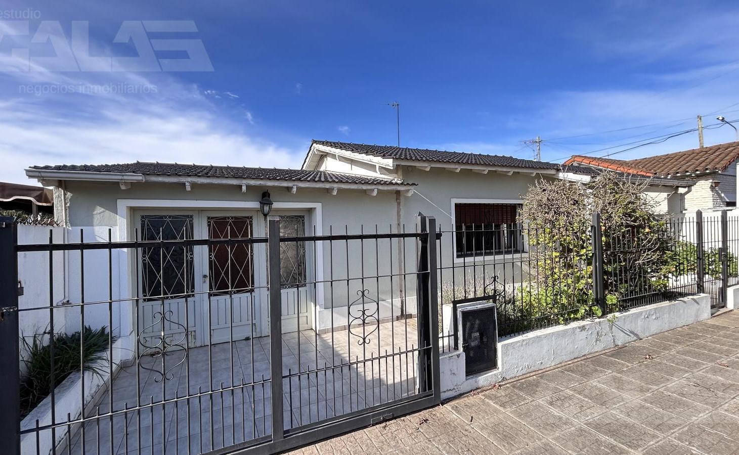 Foto de CASA | 3 AMBIENTES | FONDO LIBRE | APTO CRÉDITO | COCHERA | PADUA SUR, imagen 2