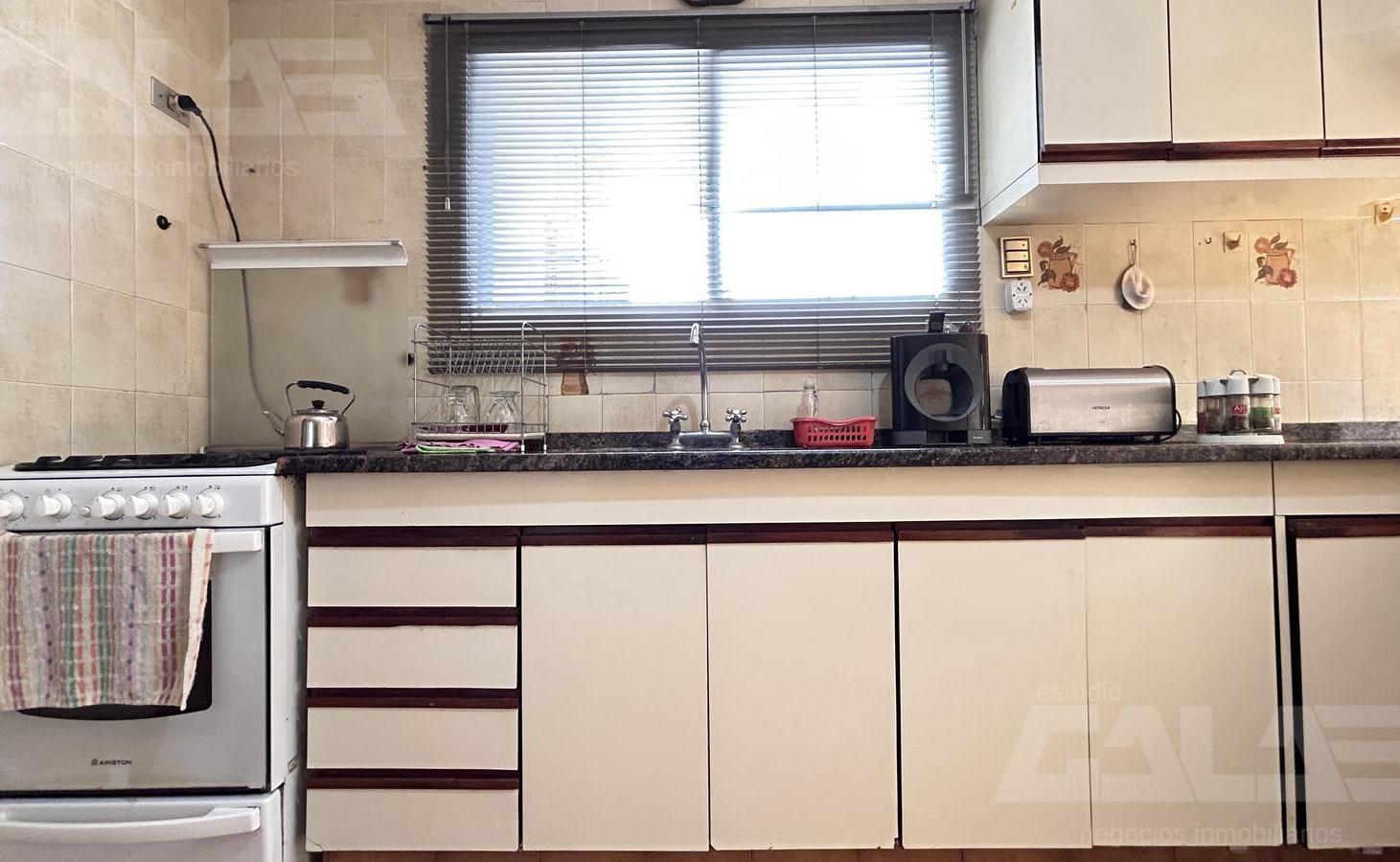 Foto de CASA | 3 AMBIENTES | FONDO LIBRE | APTO CRÉDITO | COCHERA | PADUA SUR, imagen 4