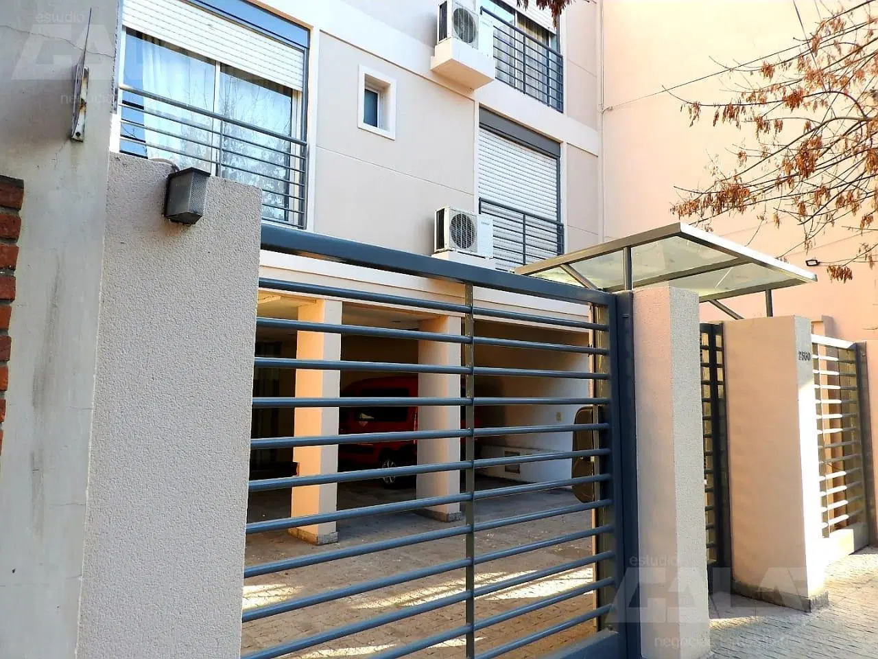 Monoambiente para vivienda o uso profesional Castelar!! 3